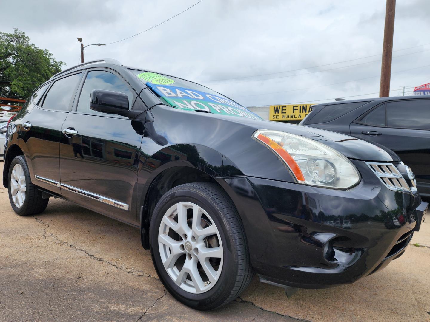 2013 BLACK Nissan Rogue SL (JN8AS5MT0DW) with an 2.5L L4 DOHC 16V engine, Continuously Variable Transmission transmission, located at 2660 S.Garland Avenue, Garland, TX, 75041, (469) 298-3118, 32.885551, -96.655602 - Welcome to DallasAutos4Less, one of the Premier BUY HERE PAY HERE Dealers in the North Dallas Area. We specialize in financing to people with NO CREDIT or BAD CREDIT. We need proof of income, proof of residence, and a ID. Come buy your new car from us today!! This is a Very clean 2013 NISSAN ROGU - Photo#1